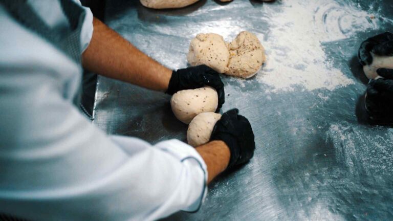 Koja je prava lepinja za ćevape: Ćevap lepina i sve što treba da znate